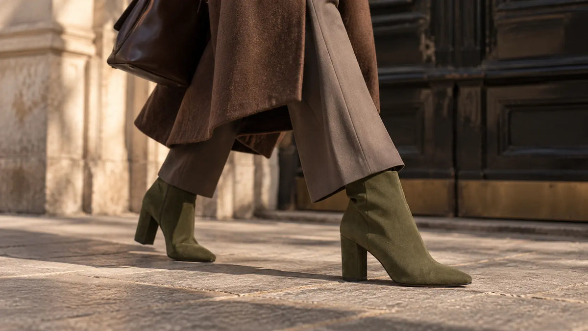 Tronchetto da donna Michele Lopriore in uno scatto editoriale dedicato alle calzature e alle tendenze moda dell'autunno 2026.