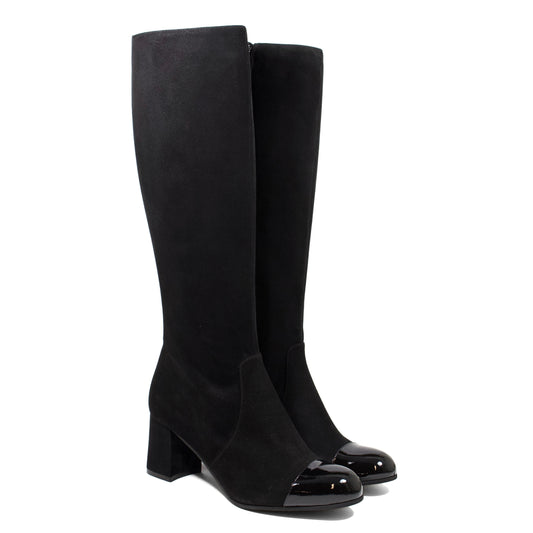 STIVALE ALTO A PUNTA ARROTONDATA IN CAMOSCIO NERO CON PUNTA IN VERNICE NERA TACCO A BLOCCO MEDIO