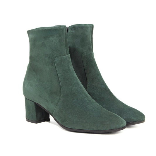 TRONCHETTO IN CAMOSCIO VERDE CON TACCO A BLOCCO E PUNTA ARROTONDATA