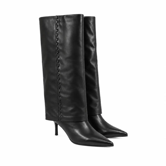 Stivale alto in nappa nera con tacco kitten