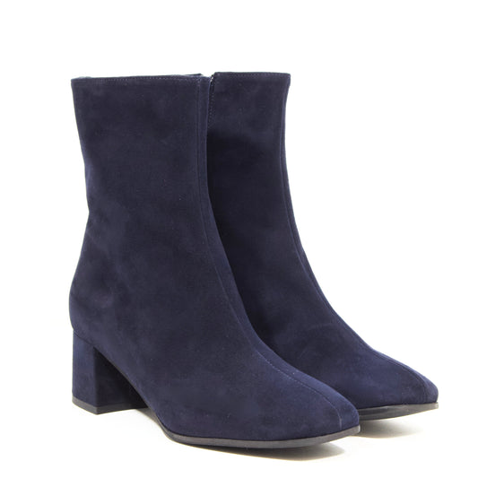 TRONCHETTO IN CAMOSCIO BLU CON TACCO LARGO E ZIP LATERALE