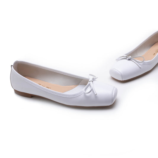BALLERINA IN NAPPA BIANCA CON PUNTA SQUADRATA E DETTAGLIO FIOCCO
