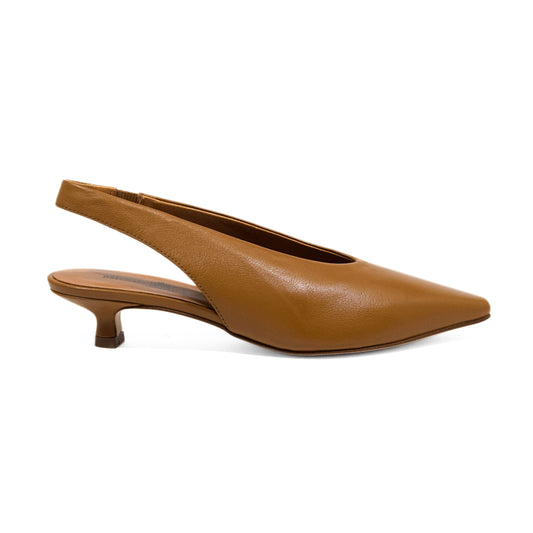 DÉCOLLETÉ SLINGBACK IN PELLE COLOR CUOIO CON SCOLLO A U E TACCO KITTEN