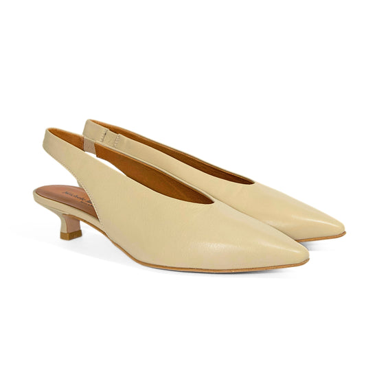 DÉCOLLETÉ SLINGBACK IN NAPPA LATTE CON SCOLLO A U E TACCO KITTEN