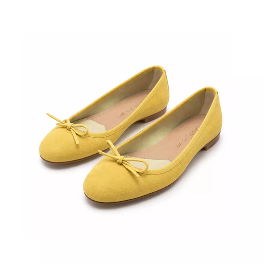 Ballerina in camoscio giallo con punta tonda e dettaglio fiocco