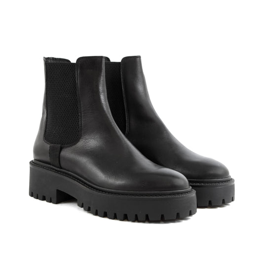 STIVALETTO CHELSEA IN NAPPA NERA CON ELASTICI LATERALI E SUOLA IN GOMMA