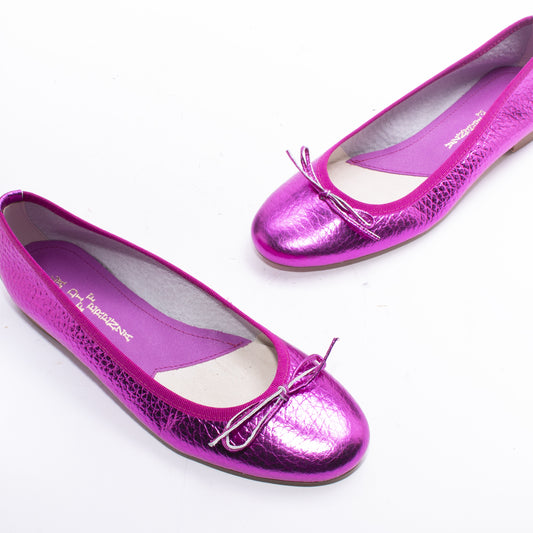 BALLERINA A PUNTA TONDA CON FIOCCO IN PELLE BOTTOLATA LAMINATA FUXIA