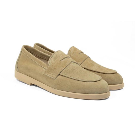Mocassino in camoscio camel con mascherina e suola a contrasto