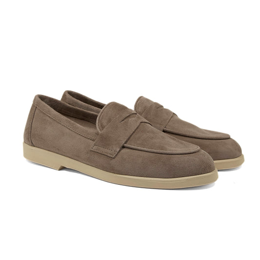 Mocassino in camoscio mauve con mascherina e suola a contrasto