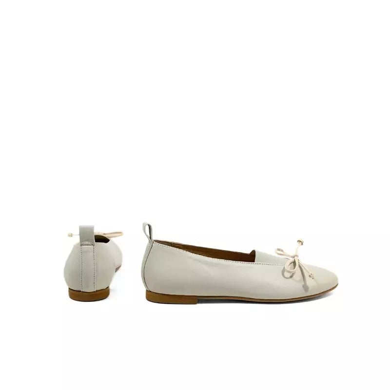 Ballerina in nappa off white con fiocco ed elastico | Michele Lopriore