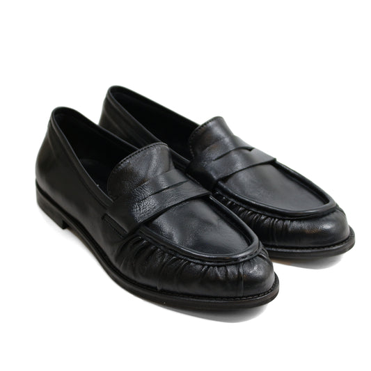 MOCASSINO IN NAPPA NERA CON VASCHETTA ARRICCIATA