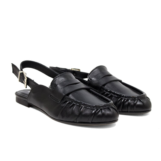 MOCASSINO SLINGBACK IN PELLE NERA CON VASCHETTA ARRICCIATA E CINTURINO