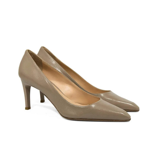 Décolleté in nappa taupe con punta sfilata e tacco alto