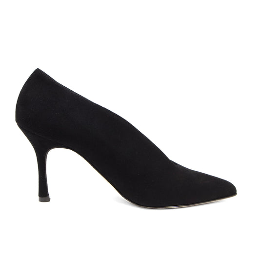 DÉCOLLETÉ IN CAMOSCIO NERO CON SCOLLO AD ONDA PROFONDO E TACCO A SPILLO 8CM