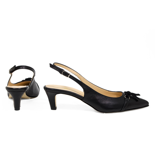 DÉCOLLETÉ SLINGBACK IN NAPPA NERA CON PUNTA SFILATA E DETTAGLIO FIOCCO