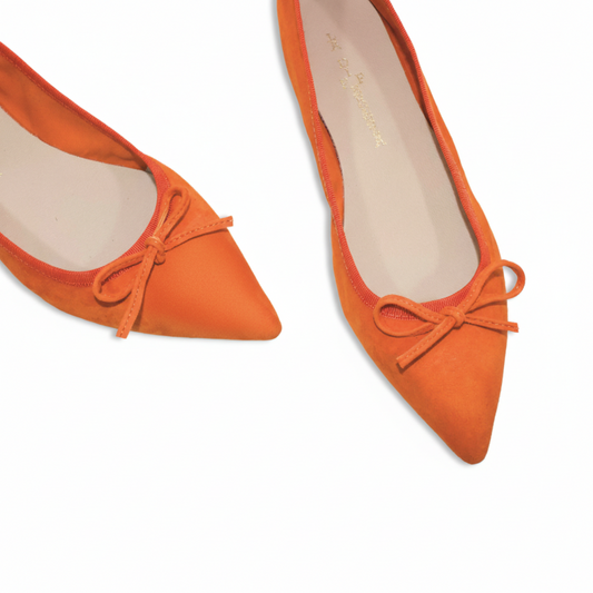 BALLERINA A PUNTA AFFUSOLATA CON FIOCCO IN CAMOSCIO ARANCIONE