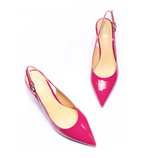 SANDALO SLINGBACK IN VERNICE FUCSIA CON PUNTA SFILATA E ZEPPA SCULTOREA