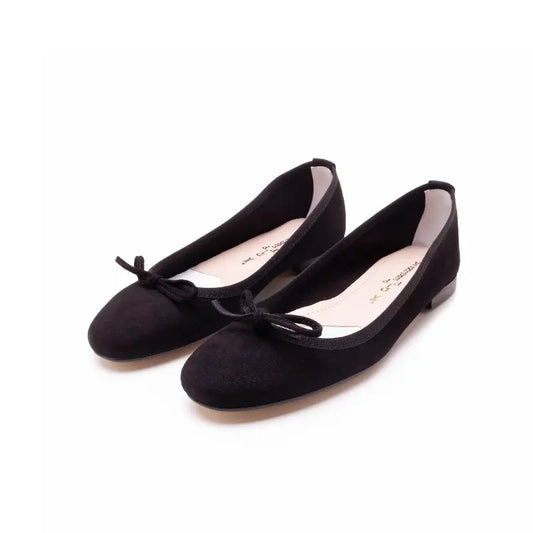 Ballerina a punta tonda in camoscio nero con fiocco