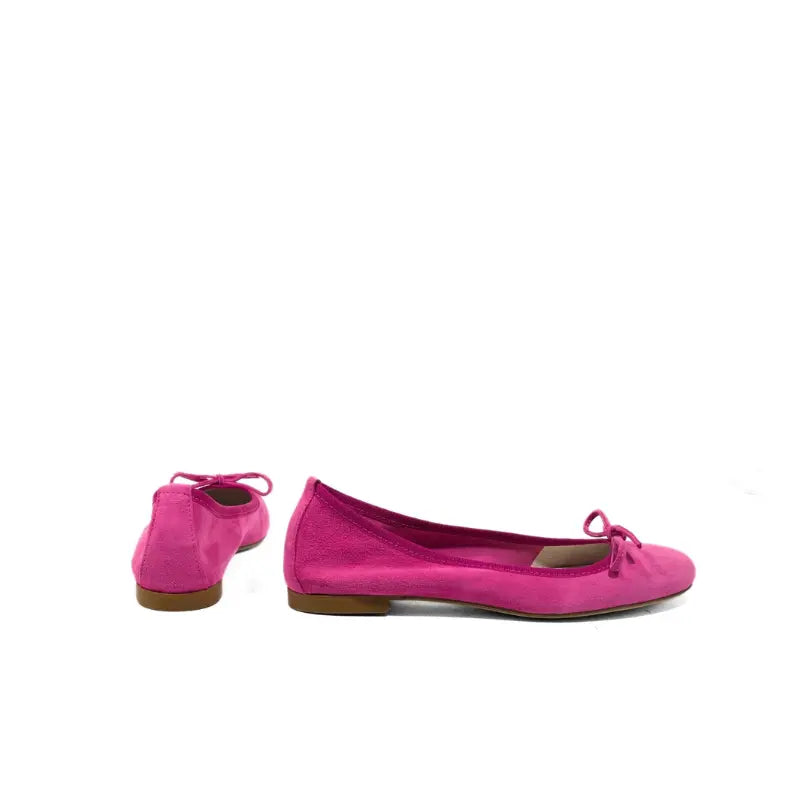 Ballerina a punta tonda con fiocco in camoscio fucsia | Michele Lopriore