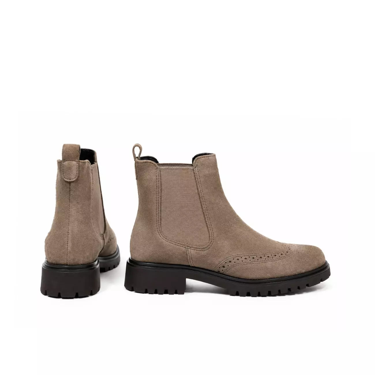 Beatles donna in camoscio almond con lavorazione brogue | Michele Lopriore