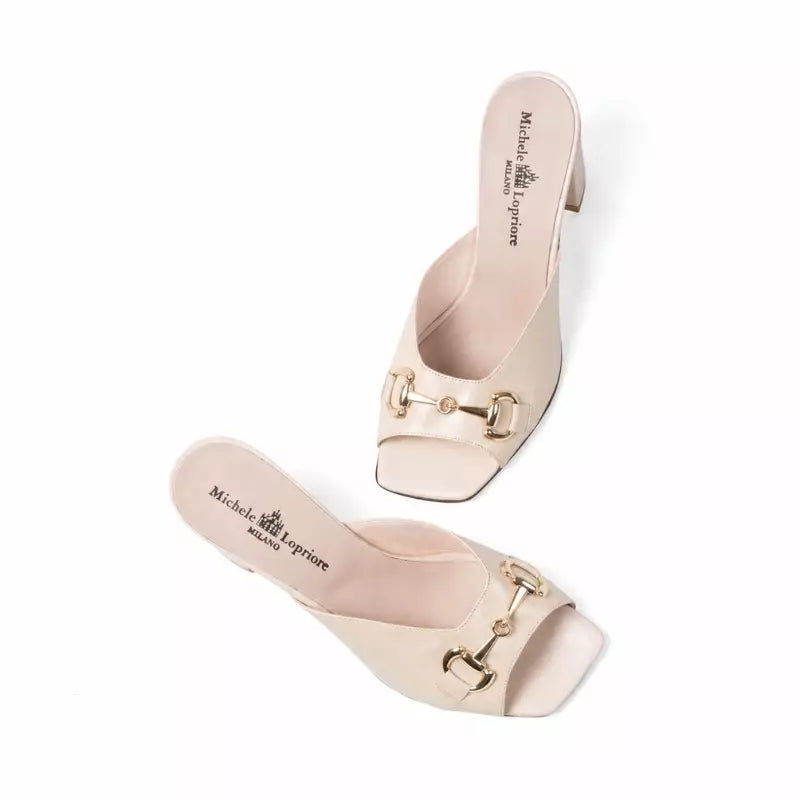 Ciabattina con tacco da donna in pelle nude con morsetto oro | Michele Lopriore