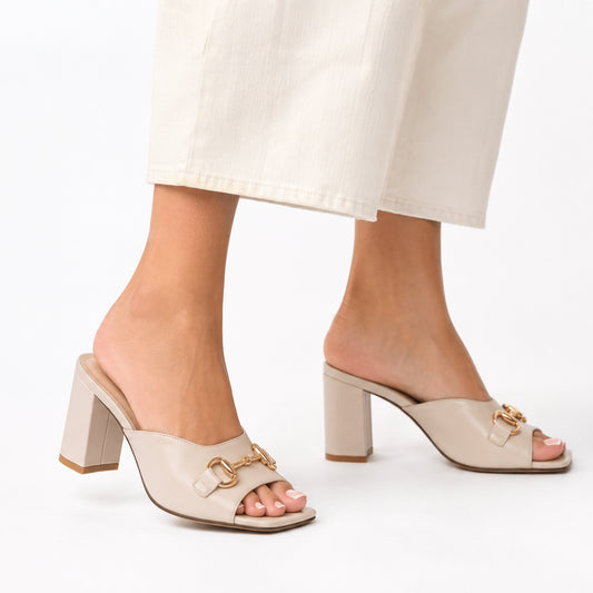 Ciabattina con tacco da donna in pelle nude con morsetto oro | Michele Lopriore
