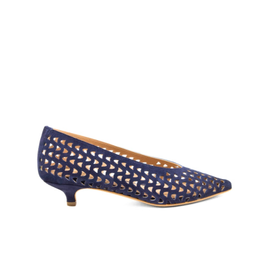 Décolleté camoscio blu traforata con tacco basso