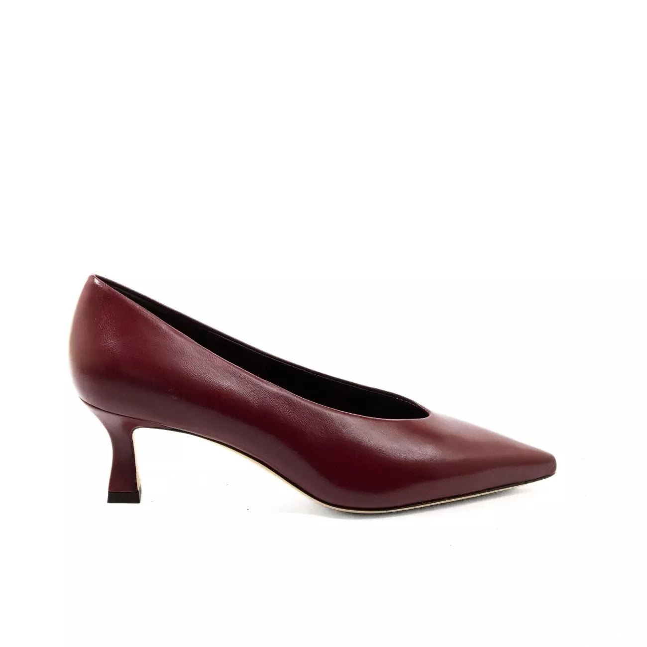 Décolleté bordeaux in in nappa guanto selvatico con scollo a uovo e tacco a rocchetto | Michele Lopriore