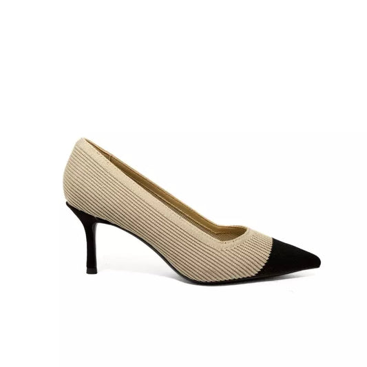 Décolleté in tessuto Flyknit beige con punta sfilata nera e tacco alto