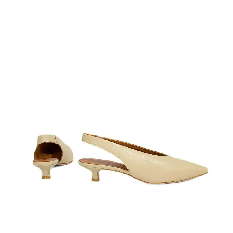 Décolleté slingback in nappa latte con tacco kitten | Michele Lopriore