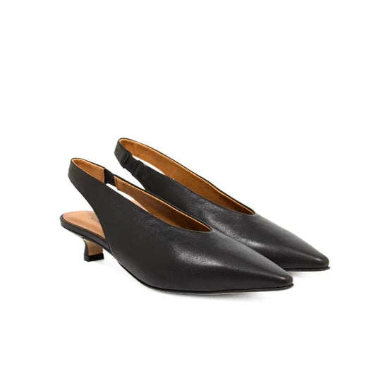 Décolleté slingback in nappa nera con scollo a U e tacco kitten