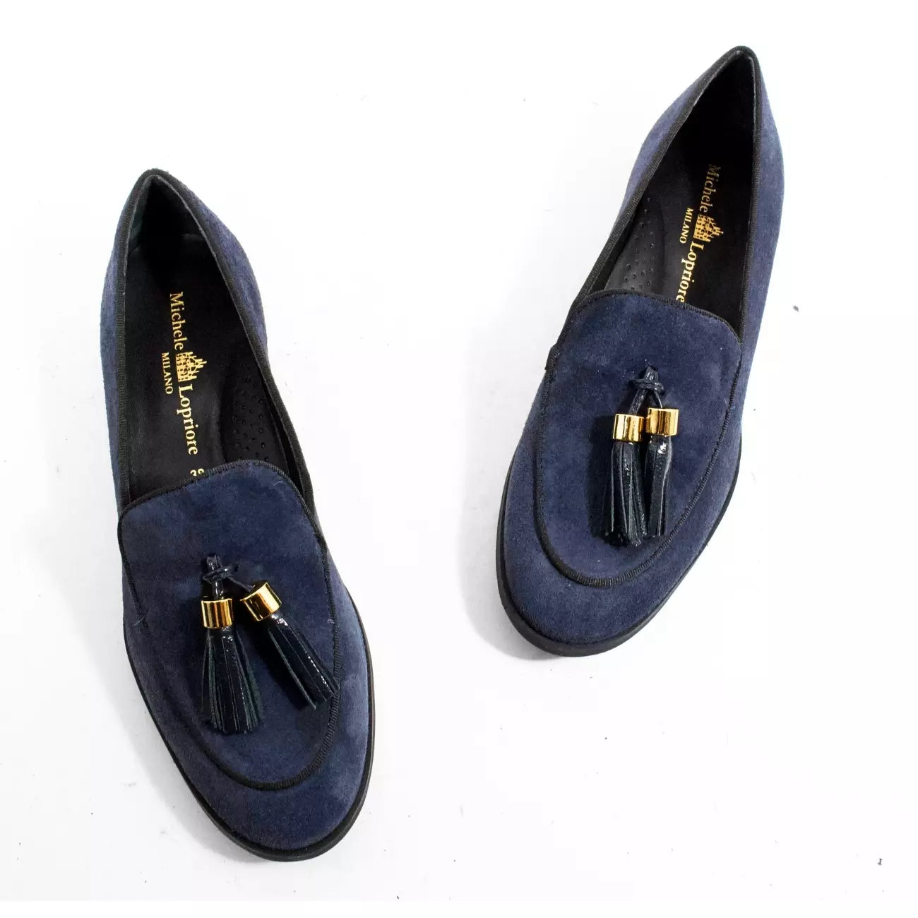 Mocassino blu in camoscio con nappine e dettaglio dorato | Michele Lopriore