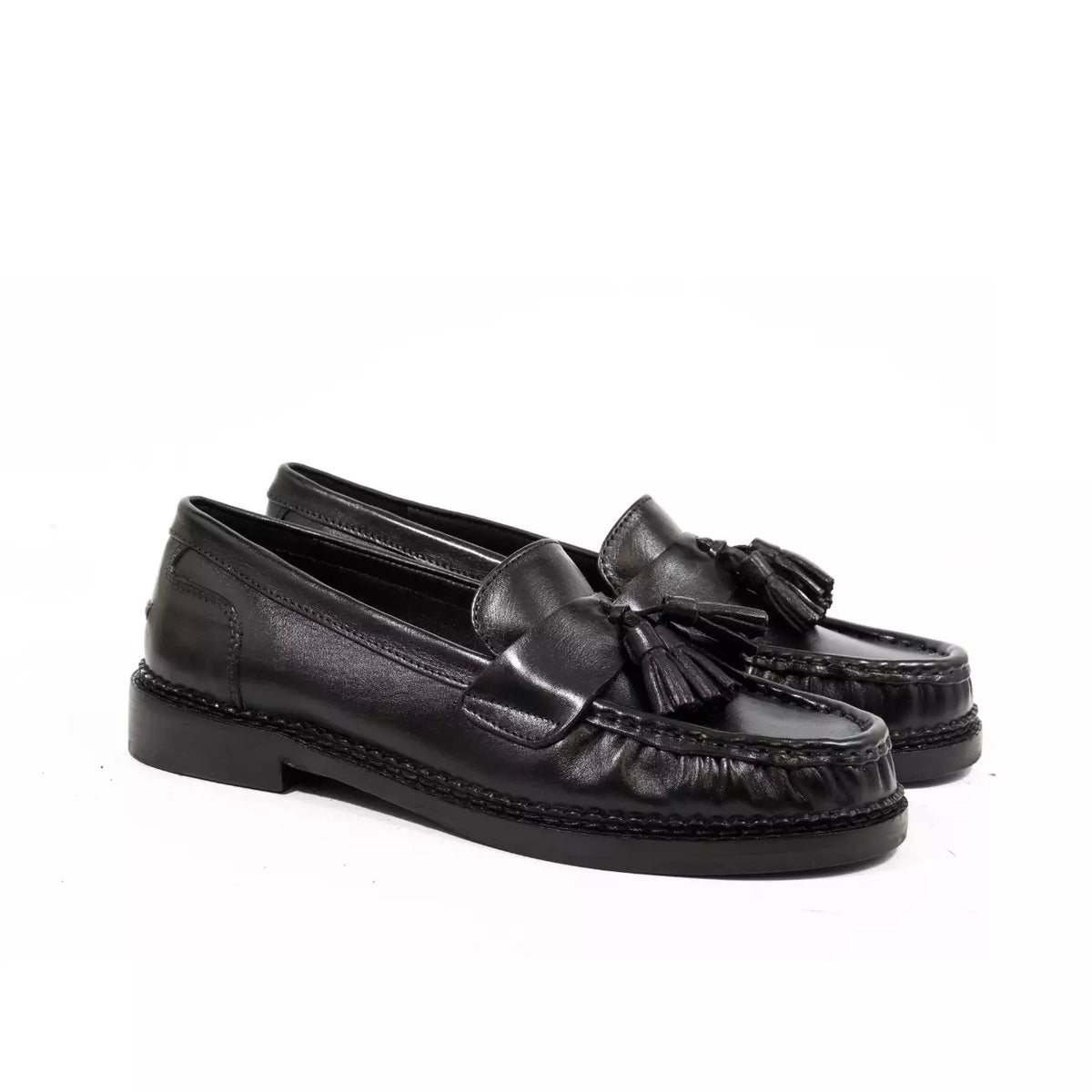 Mocassino in nappa nera con nappine | Michele Lopriore