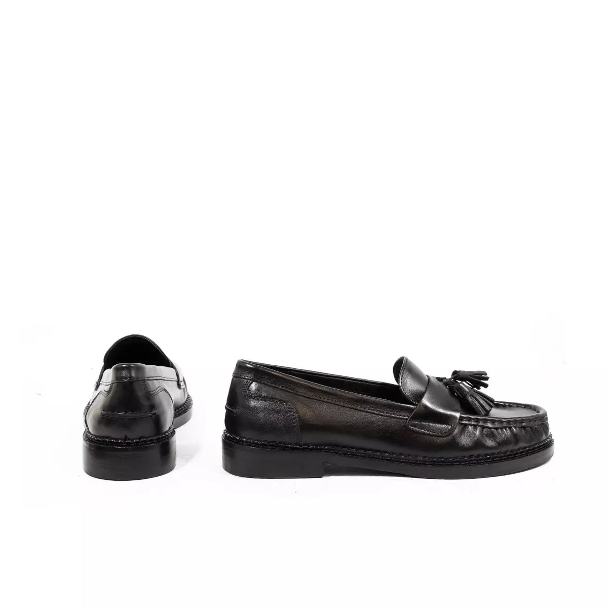 Mocassino in nappa nera con nappine | Michele Lopriore