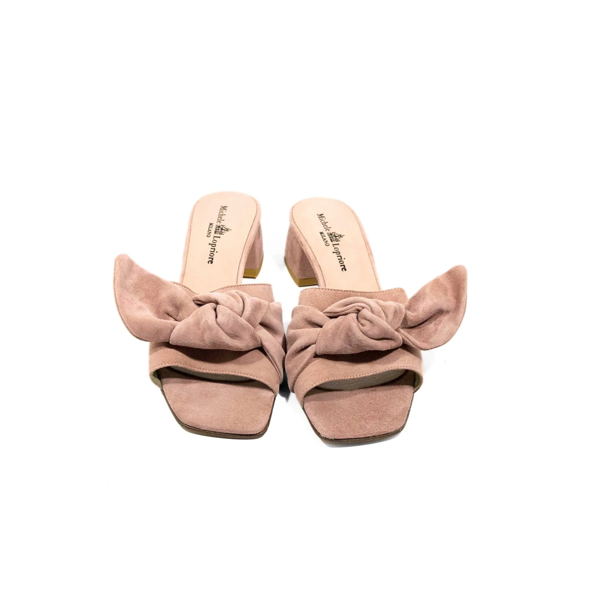 : Sandali ciabatta donna in camoscio cipria con fiocco, tacco comodo, collezione estate 2026 Made in Italy