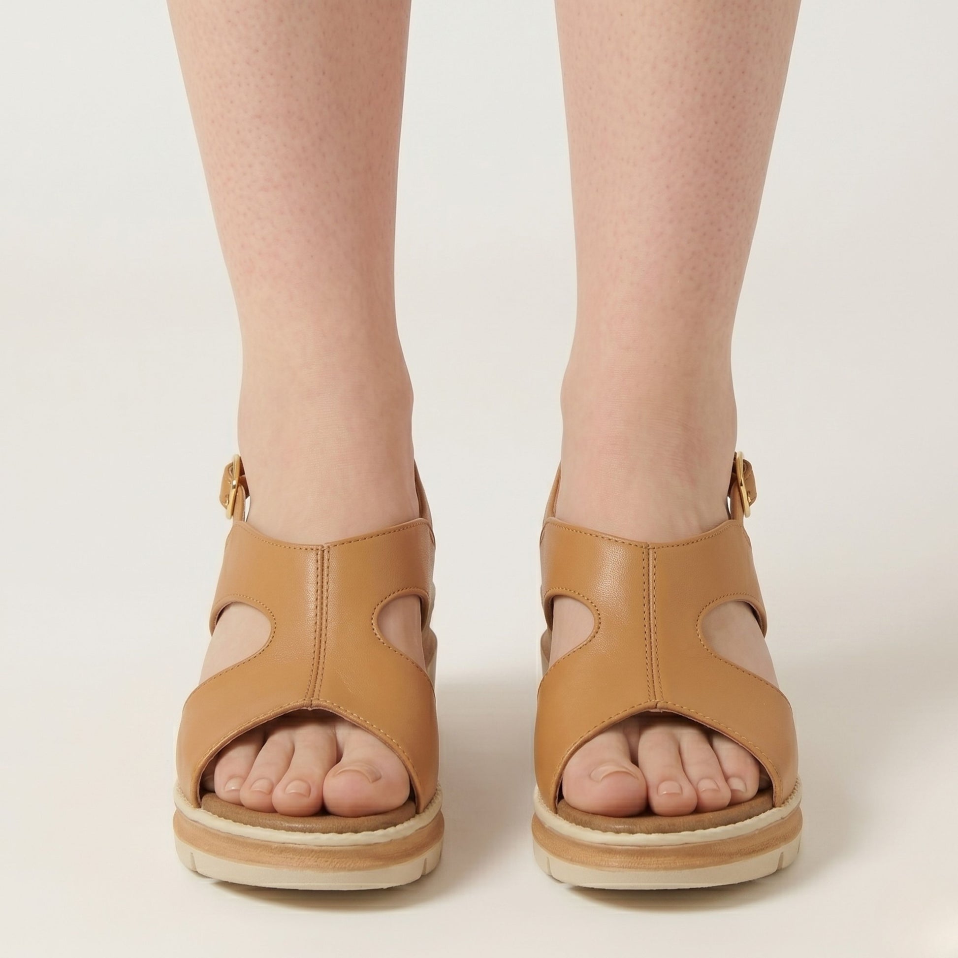 Sandali donna platform in vera nappa cuoio con zeppa bassa comfort, plantare anatomico e finitura Made in Italy 2026