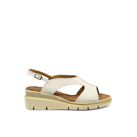Sandali donna con zeppa bassa in vera nappa bianco gesso, tomaia traforata e suola platform Made in Italy
