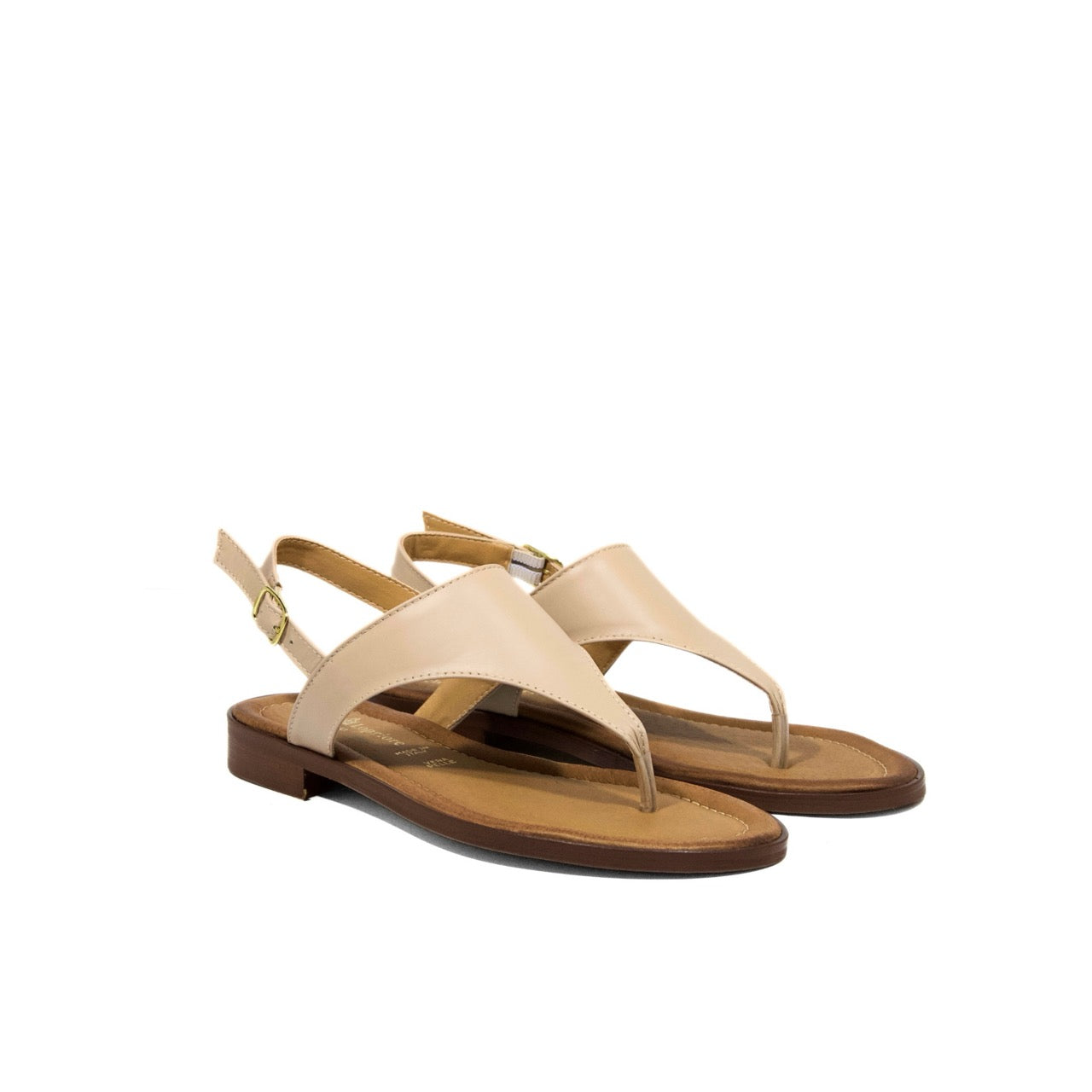 Sandalo basso da donna modello infradito in pelle beige cipria con fibbia oro sul cinturino posteriore