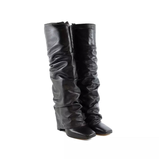 Stivale alto a punta quadra in pelle nera con gambale morbido a effetto slouchy