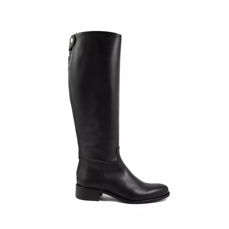 Stivale modello cavallerizza in nappa nera con zip e bottone posteriore | Michele Lopriore