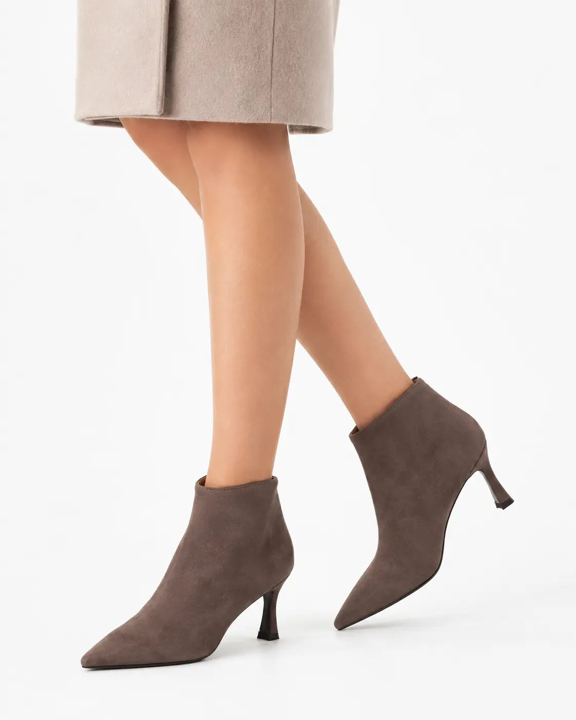 Tronchetto donna in camoscio taupe con tacco | Michele Lopriore