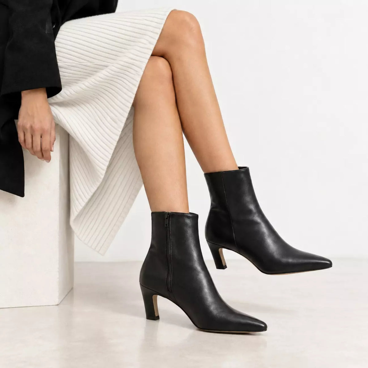 Tronchetto donna in nappa nera con tacco sagomato | Michele Lopriore